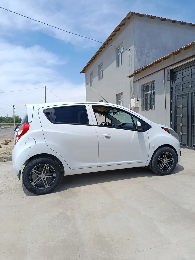 Chevrolet Spark - 4