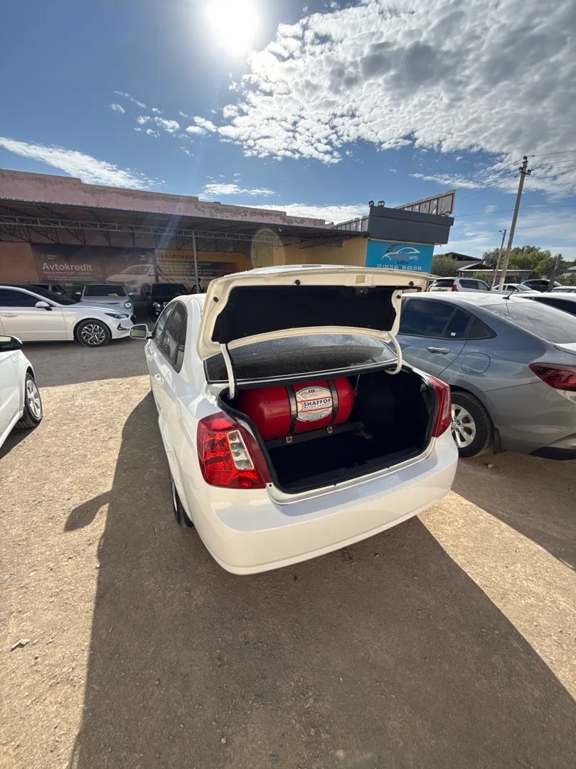 Chevrolet Gentra - 6
