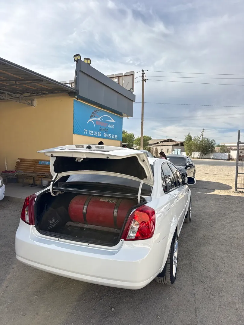 Chevrolet Gentra - 5