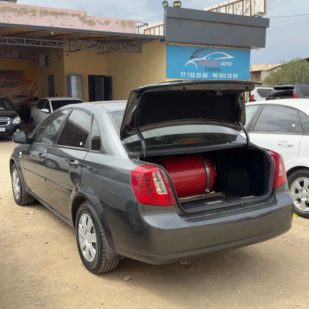 Chevrolet Gentra - 6