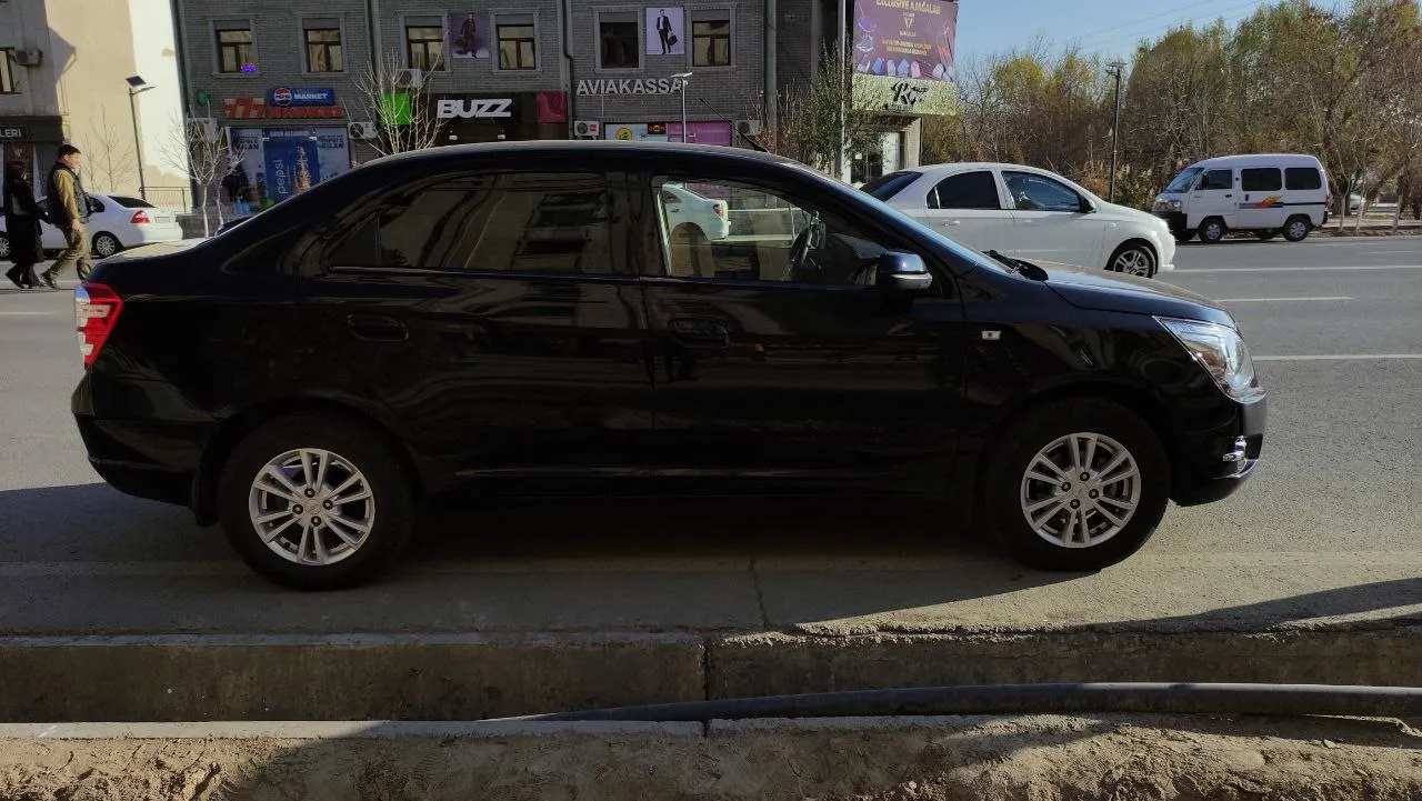 Chevrolet Cobalt - 2