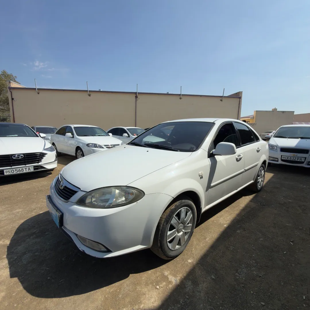 Daewoo Gentra - 2