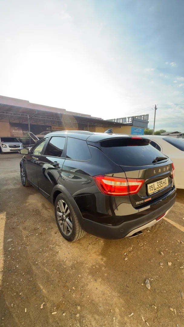 Lada Vesta Cross - 2