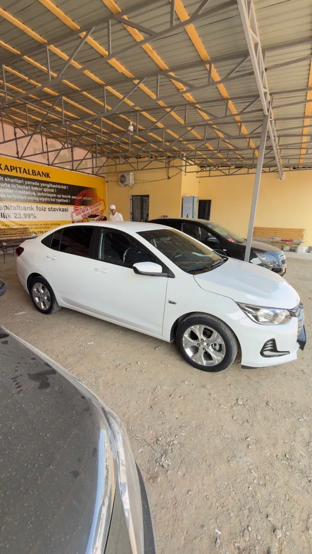 Chevrolet Onix LTZ - 2