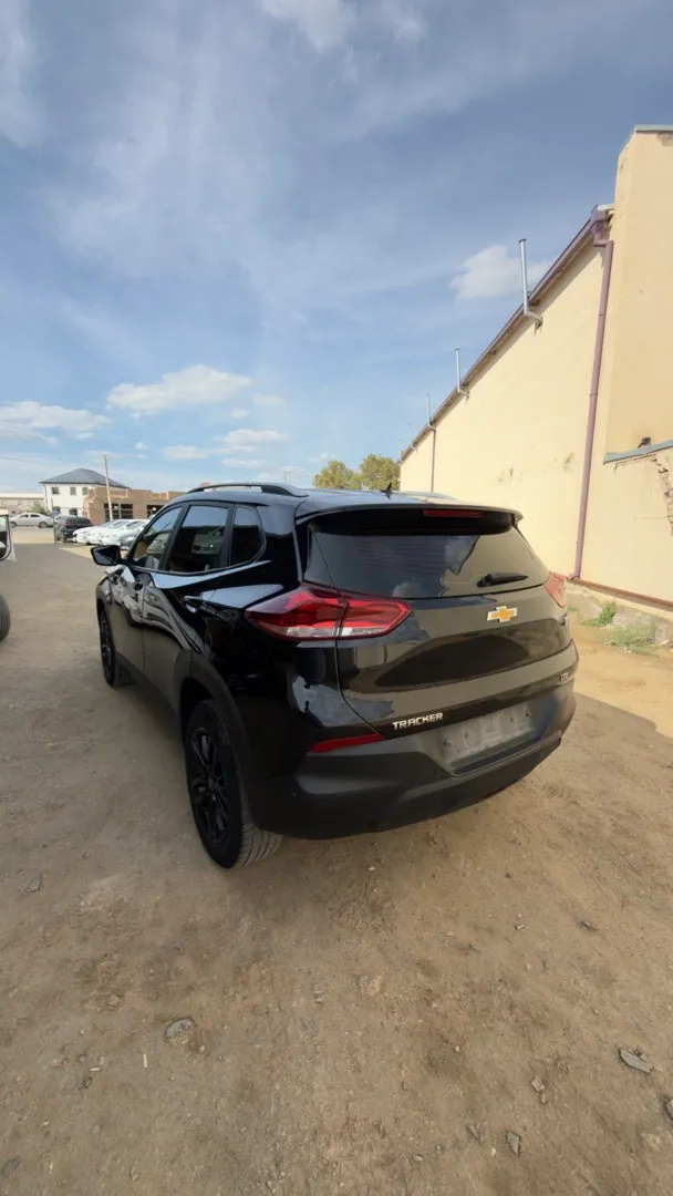 Chevrolet Tracker LTZ - 2