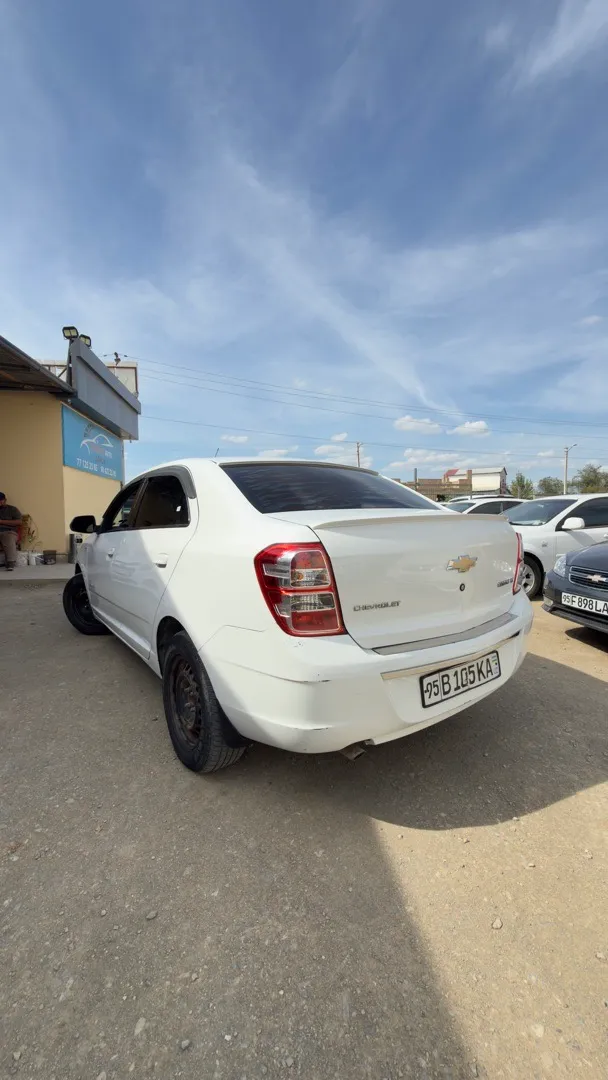 Chevrolet Cobalt - 2
