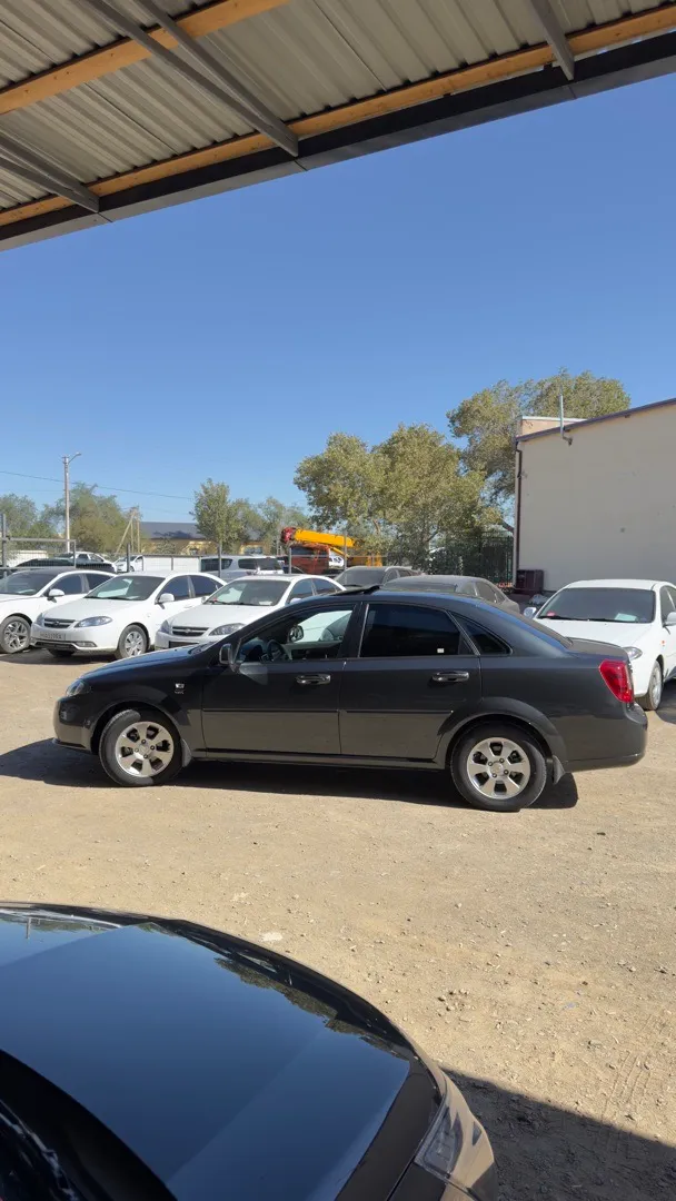 Chevrolet Gentra - 3