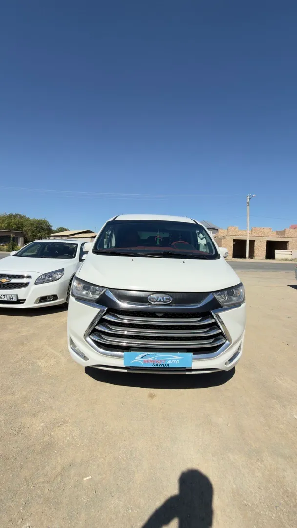 JAC M4 - 2