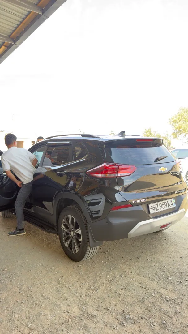 Chevrolet Tracker Primer - 2