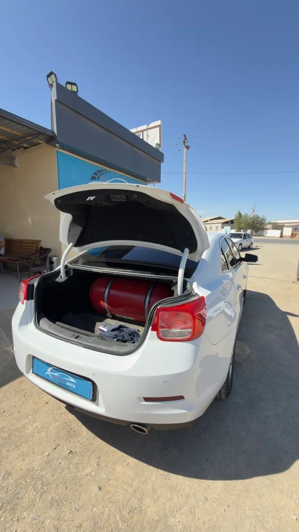 Chevrolet Malibu 1 - 3