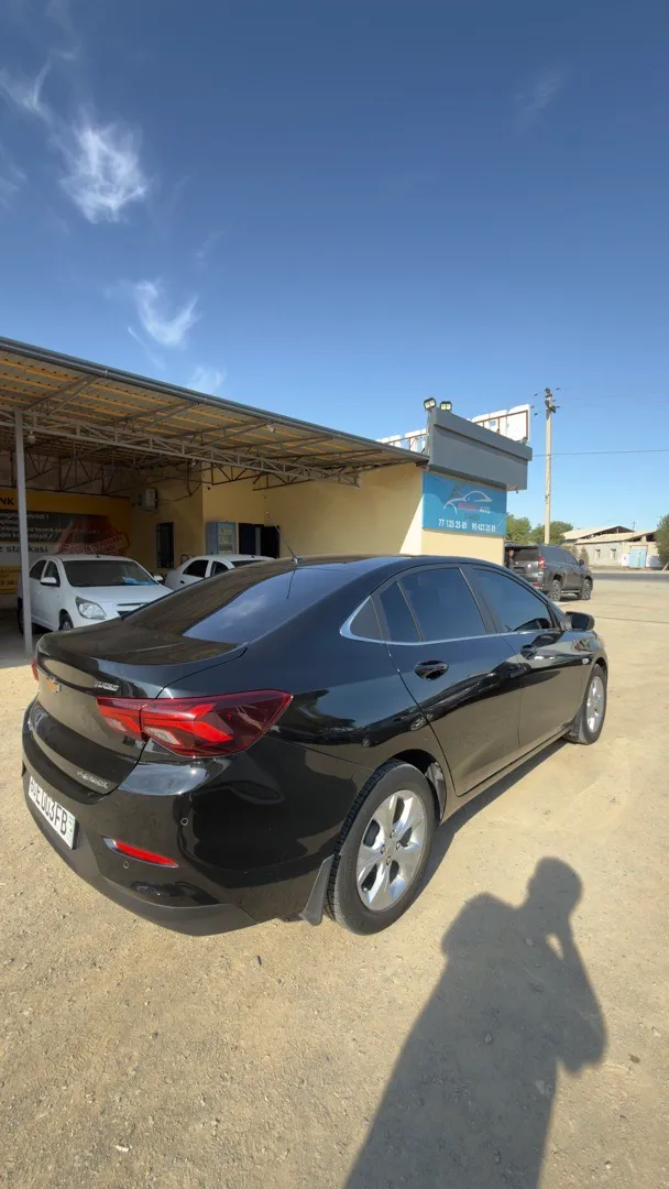 Chevrolet Onix Primer + - 3