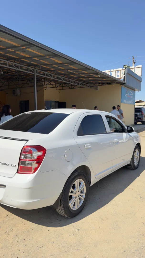 Chevrolet Cobalt - 2