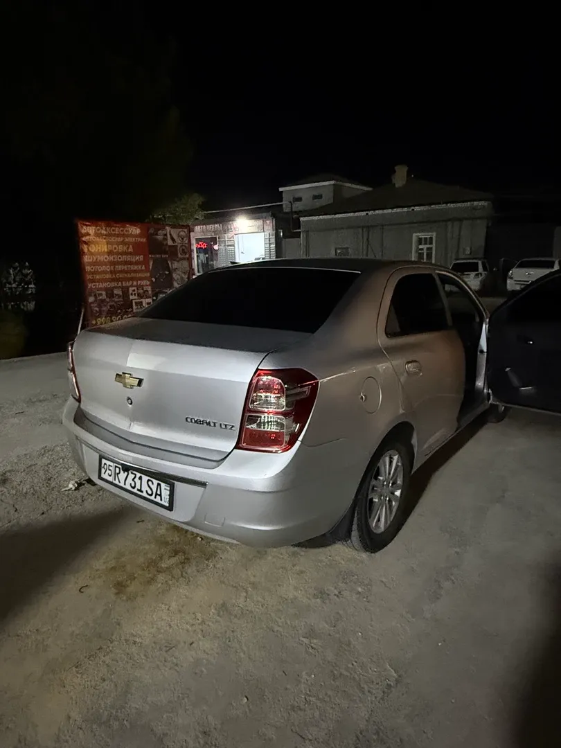 Chevrolet cobalt - 2