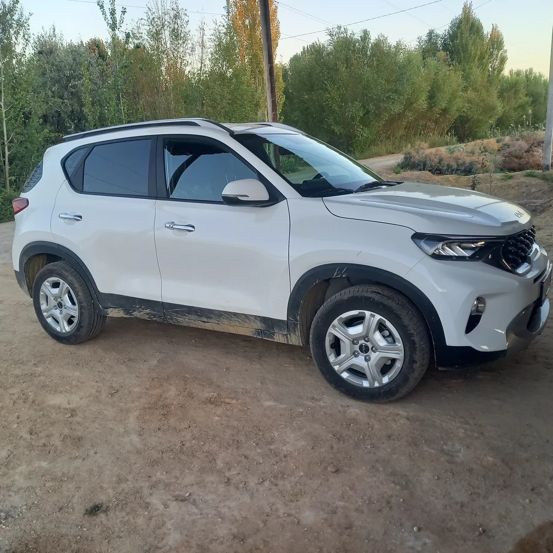 Kia Sonet - 3