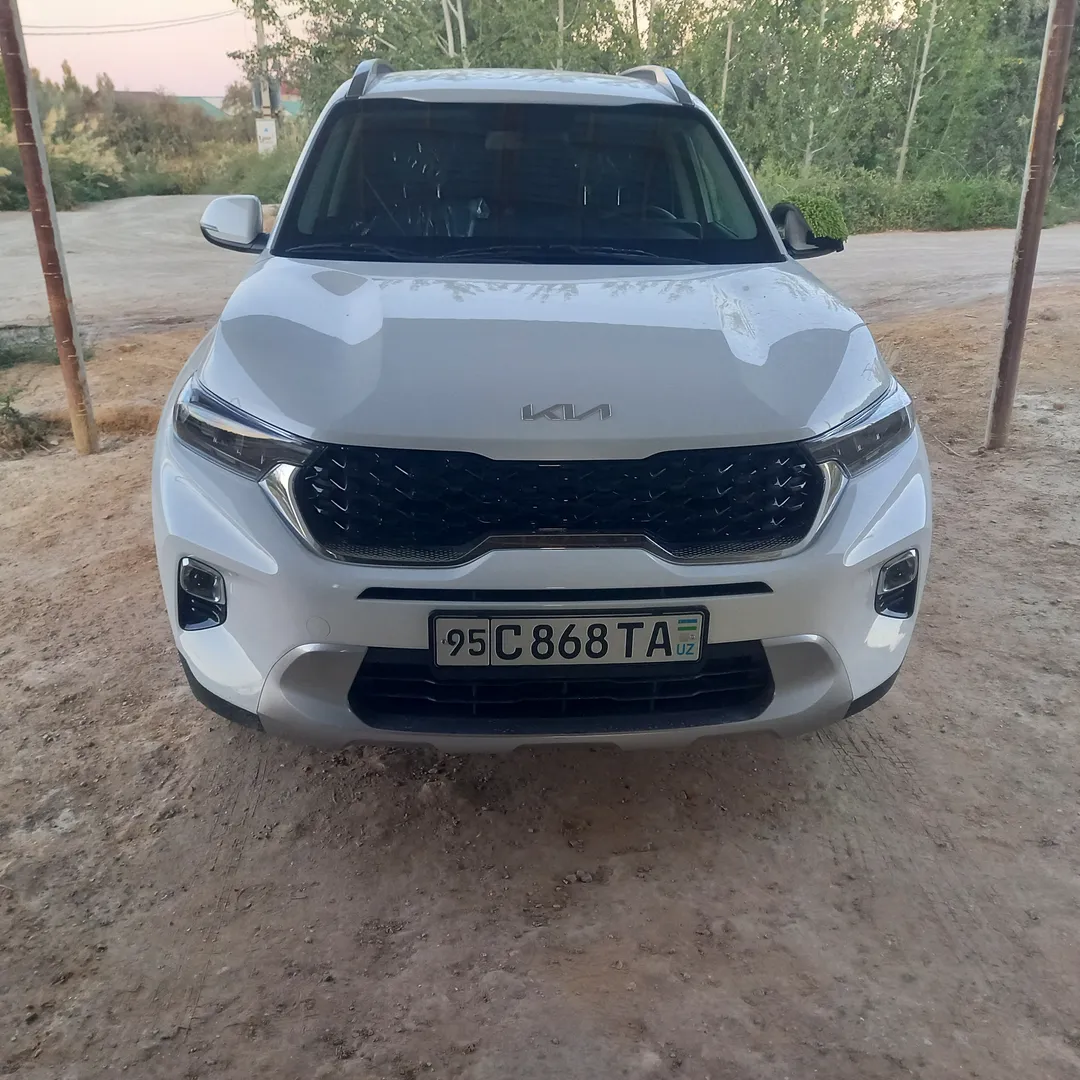 Kia Sonet - 4
